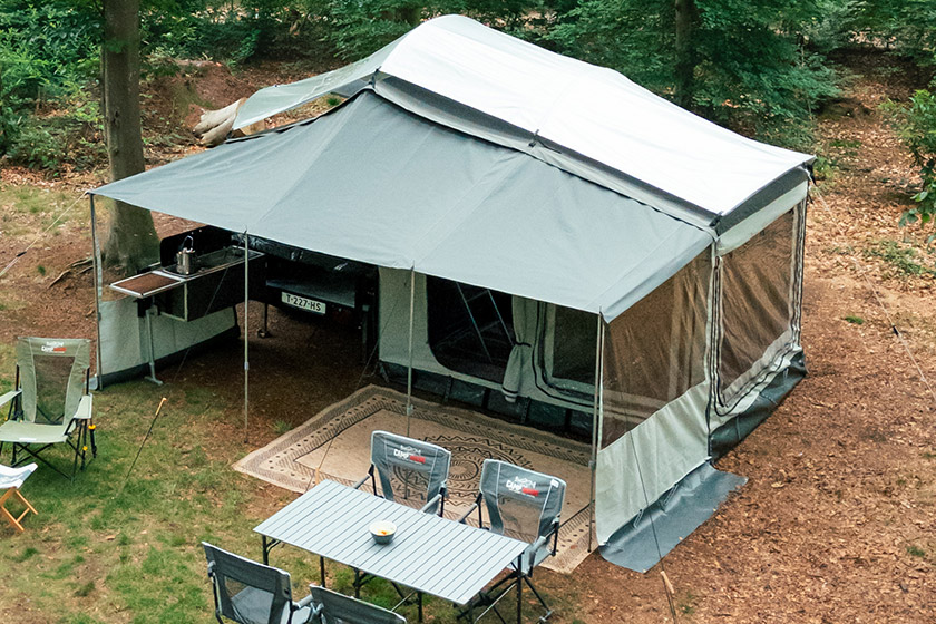 LiteShade Sonnensegel.
Das LiteShade ist das schnelle Sonnensegel für Camper, die viel unterwegs sind. In wenigen Minuten aufgebaut, leicht im Gewicht und kompakt verpackt. Inklusive zwei herausnehmbarer Seitenwände für zusätzlichen Schutz.