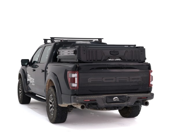 Geschlossenes WinTopper Pickup Hardtop auf dem Ford F-150, Heckansicht