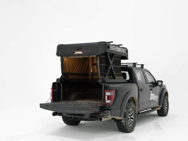 WinTopper Pickup Hardtop angehoben auf dem Ford F-150, Heckansicht