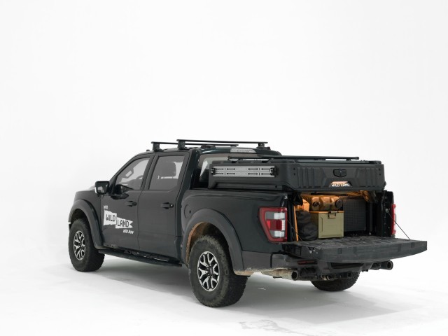 WinTopper Pickup Hardtop angehoben, Seitenansicht mit Blick auf die Ladefläche